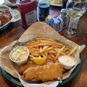 The Mucky Duck Restaurant signature dishes Oysters on the Half Shell
Fish and Chips
Key Lime Pie